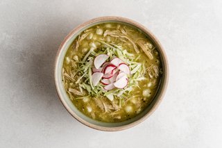 Pozole verde de pollo