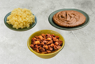 Beef with chili, white rice and beans